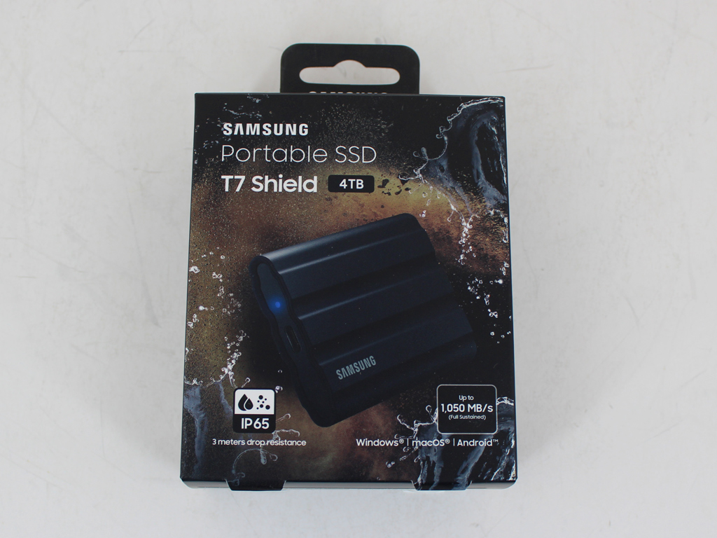 Die Verpackung der Samsung T7 Shield.