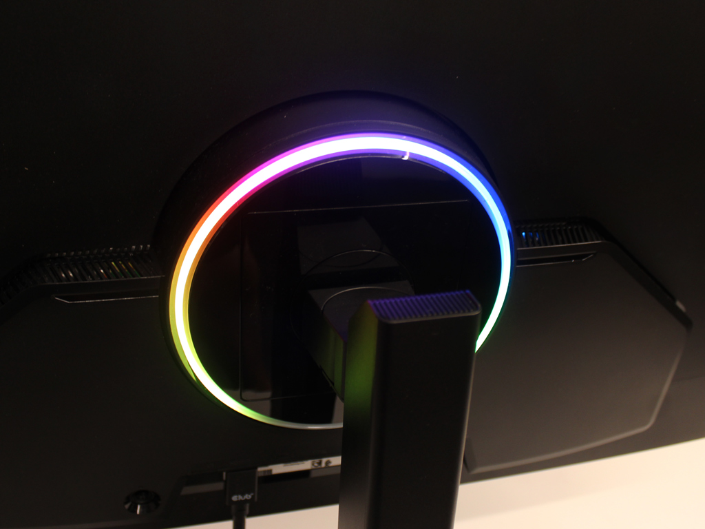 RGB-Beleuchtung an der Rückseite.