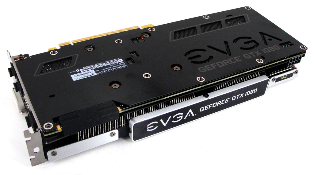 Die EVGA GeForce GTX 1080 SC Gaming ACX 3.0 setzt auf eine großflächige Backplate.