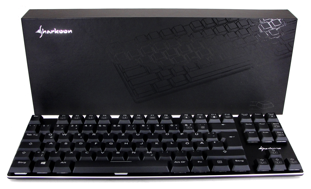 Die Sharkoon-Tastatur kommt sehr schlank daher, denn sie verzichtet vollständig auf den Nummernblock.