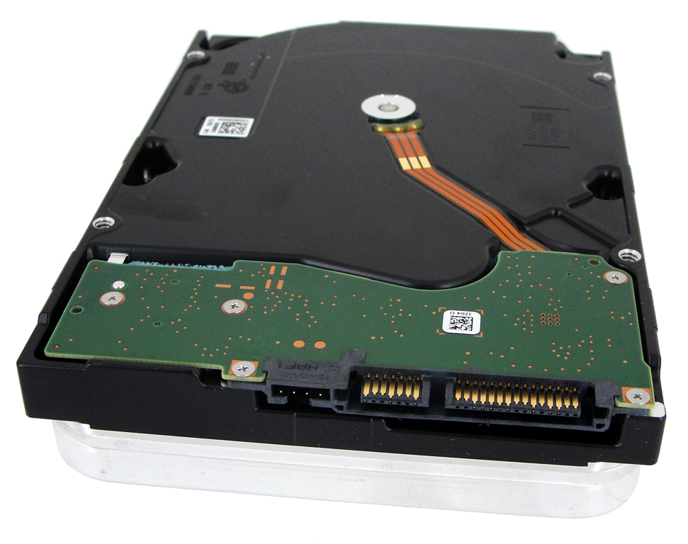 Die neue 16-TB-Version der Seagate Exos X16 Festplatte kann in allen Bereichen überzeugen.