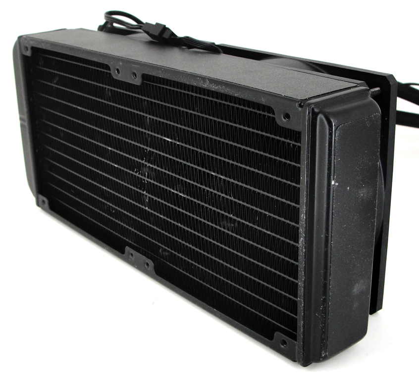 Kühlerspezialist Arctic liefert bei der Inno3D GeForce RTX 2080 Ti iCHILL Black die All-In-One-Wasserkühlung.